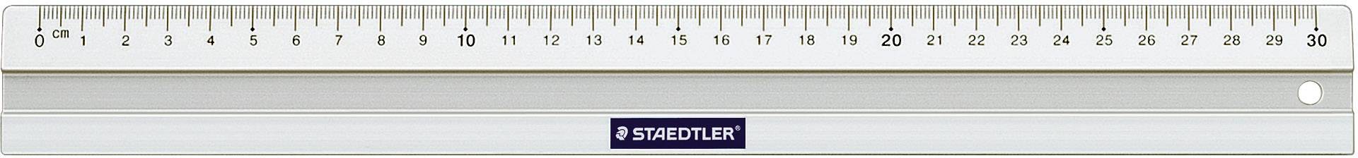 Ein 20-Zentimeter-Lineal mit Zentimeter- und Millimeter-Markierungen, Markenname 'STAEDTLER' in der Mitte.