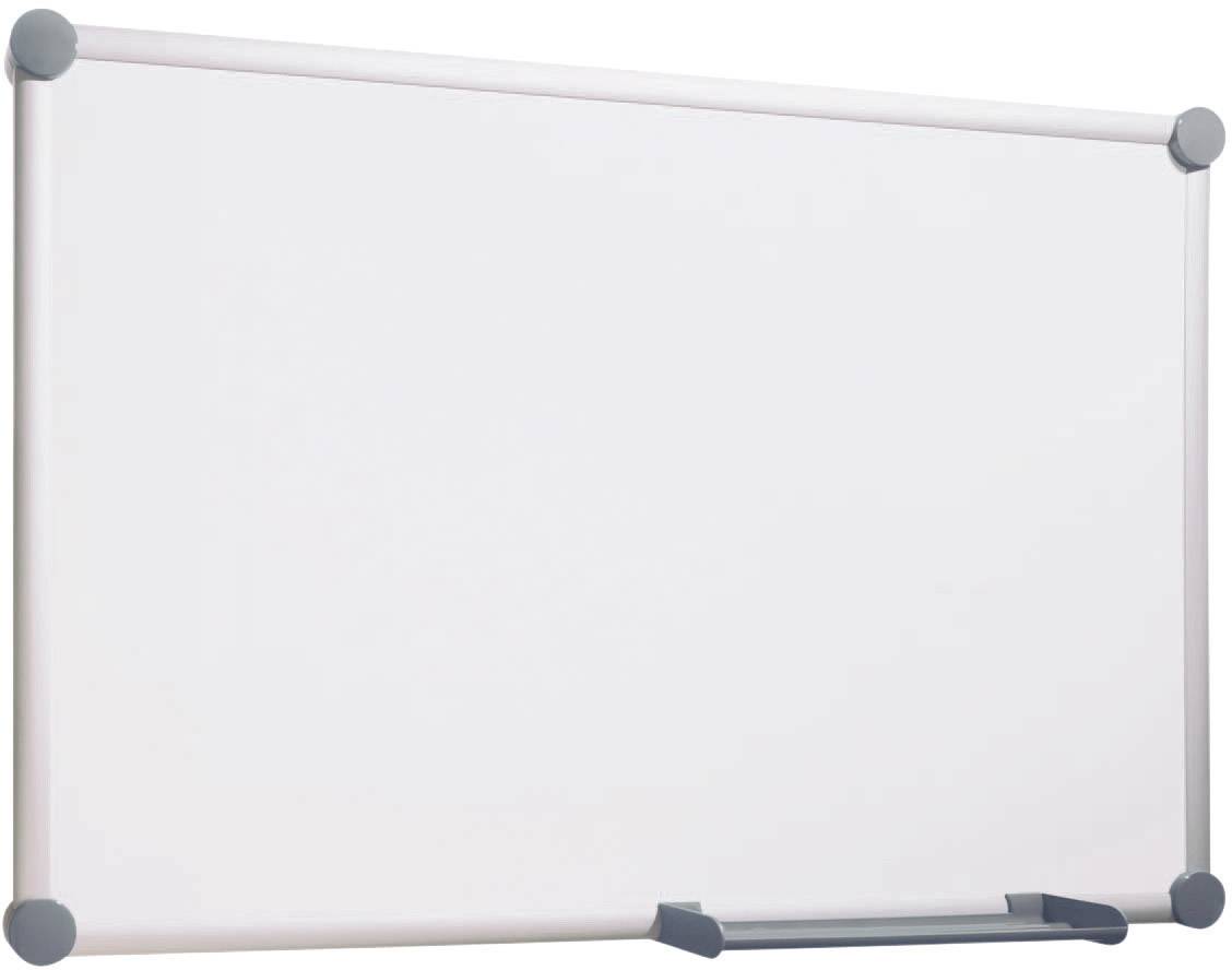 Leere weiße Tafel mit silbernem Rahmen und grauen Ecken an der Wand montiert.