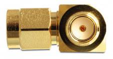 Ein goldfarbener koaxialer Steckverbinder mit Winkeldesign, der in elektronischen Geräten zur Signalleitung verwendet wird.