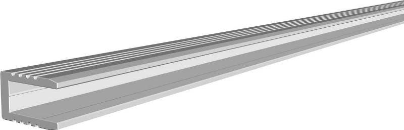 Metallischer C-Profilschienenabschnitt, gerade und länglich, perspektivisch dargestellt. Ideal für Bau- oder Montageanwendungen.