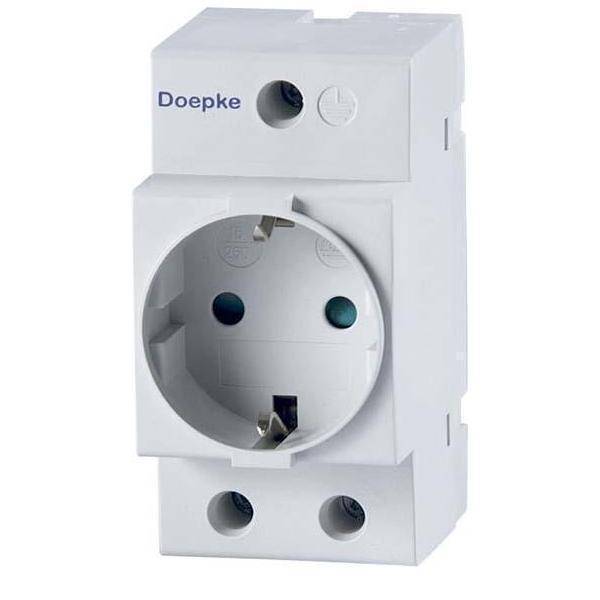 Ein weißer Steckdosenadapter von der Marke Doepke, geeignet für die Montage auf einer Hutschiene, mit zwei kreisförmigen Anschlüssen.