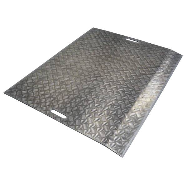 VARIOFIT Überfahrbrücke aus Aluminiumblech, mit Anschlagwinkel, max 1200kg, 125x100x125cm