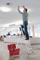 ML Aluminium-Stufenstehleiter einseitig begehbar, 3 Stufen