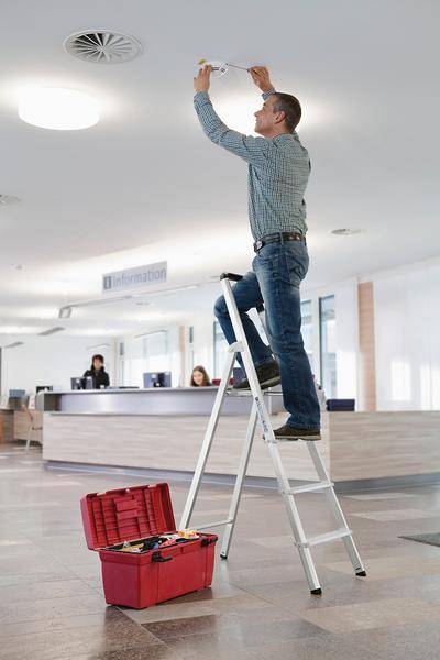 ML Aluminium-Stufenstehleiter einseitig begehbar, 3 Stufen