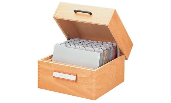 HAN 507 507 Karteikasten Naturholz max. Anzahl der Karten: 900 Karten DIN A7 quer mit Metallstütze, wegklappbarer Deckel mit Griff