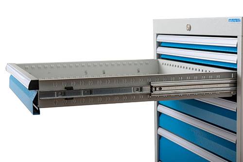 Hängeschubladenblock Tiefe 736, R 18-24, 3 x Schublade Maße in mm (BxTxH): 541 x 736 x 358Artikelbeschreibung: Verschweißte Stahlblechkonstruktion