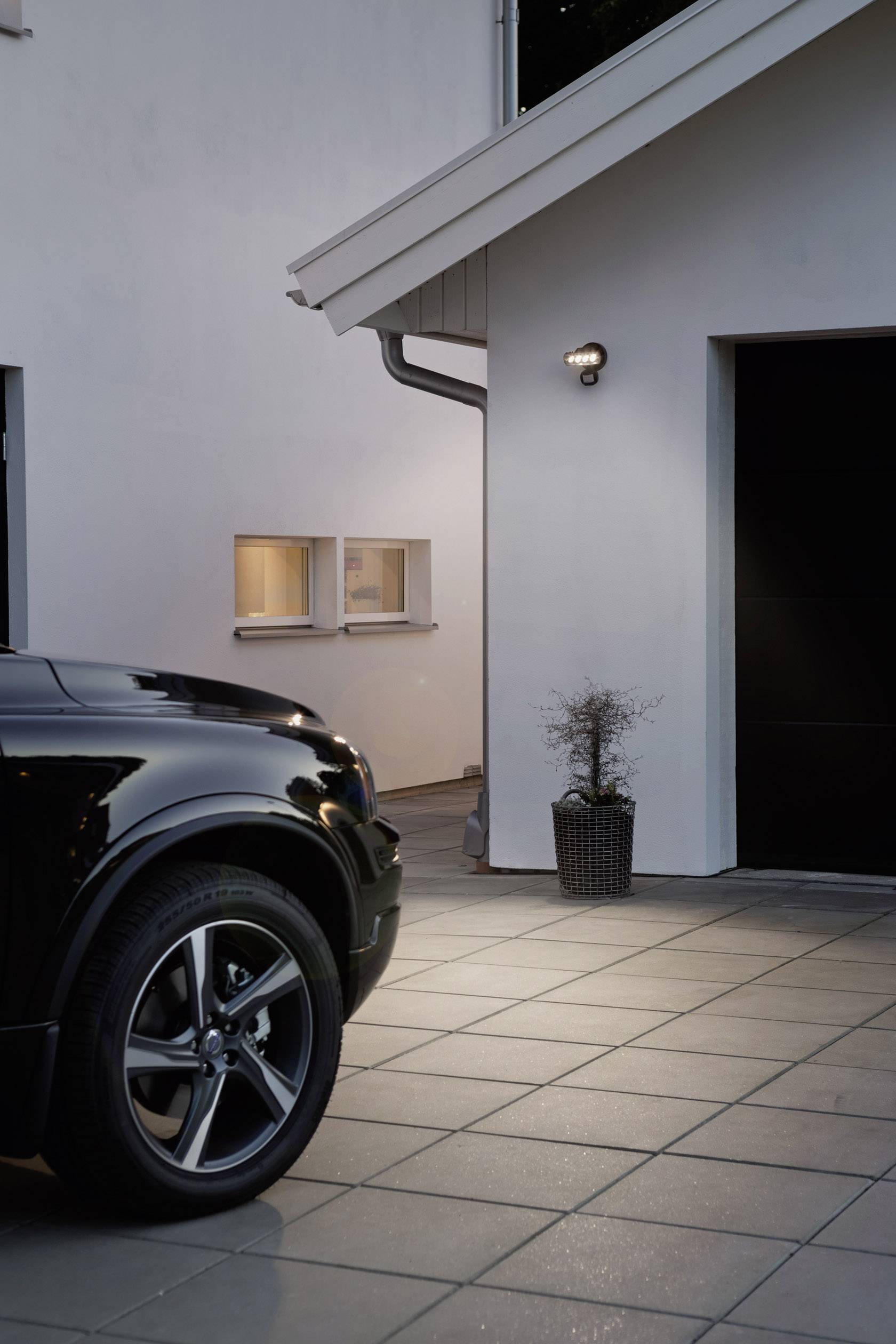 Konstsmide 7691-000 LED-Außenstrahler mit Bewegungsmelder 4W Leuchtfarben: Warmweiß