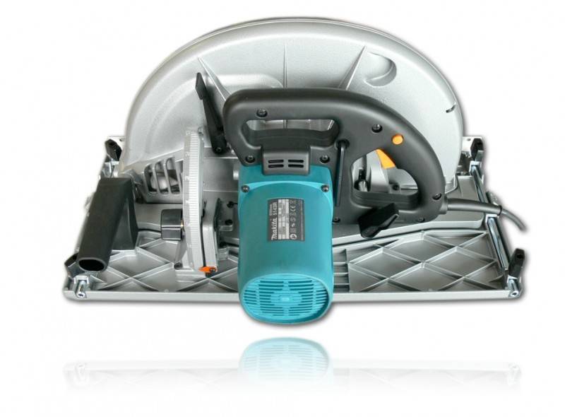 Makita Handkreissäge 2200 W
