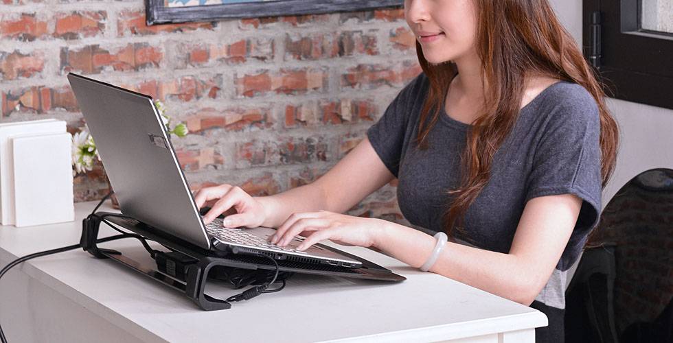 Cooler Master Notepal U3 Plus Notebook-Ständer mit Kühlfunktion regelbare Lüfter