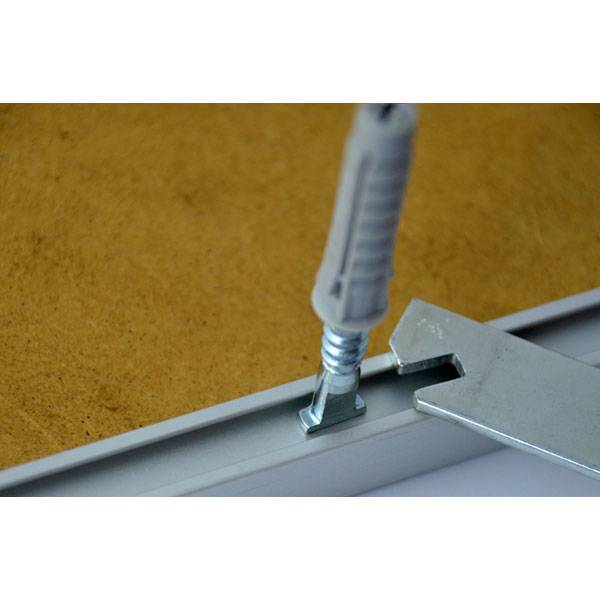 Diebstahlsicherung für Rahmen für Flucht- und Rettungspläne