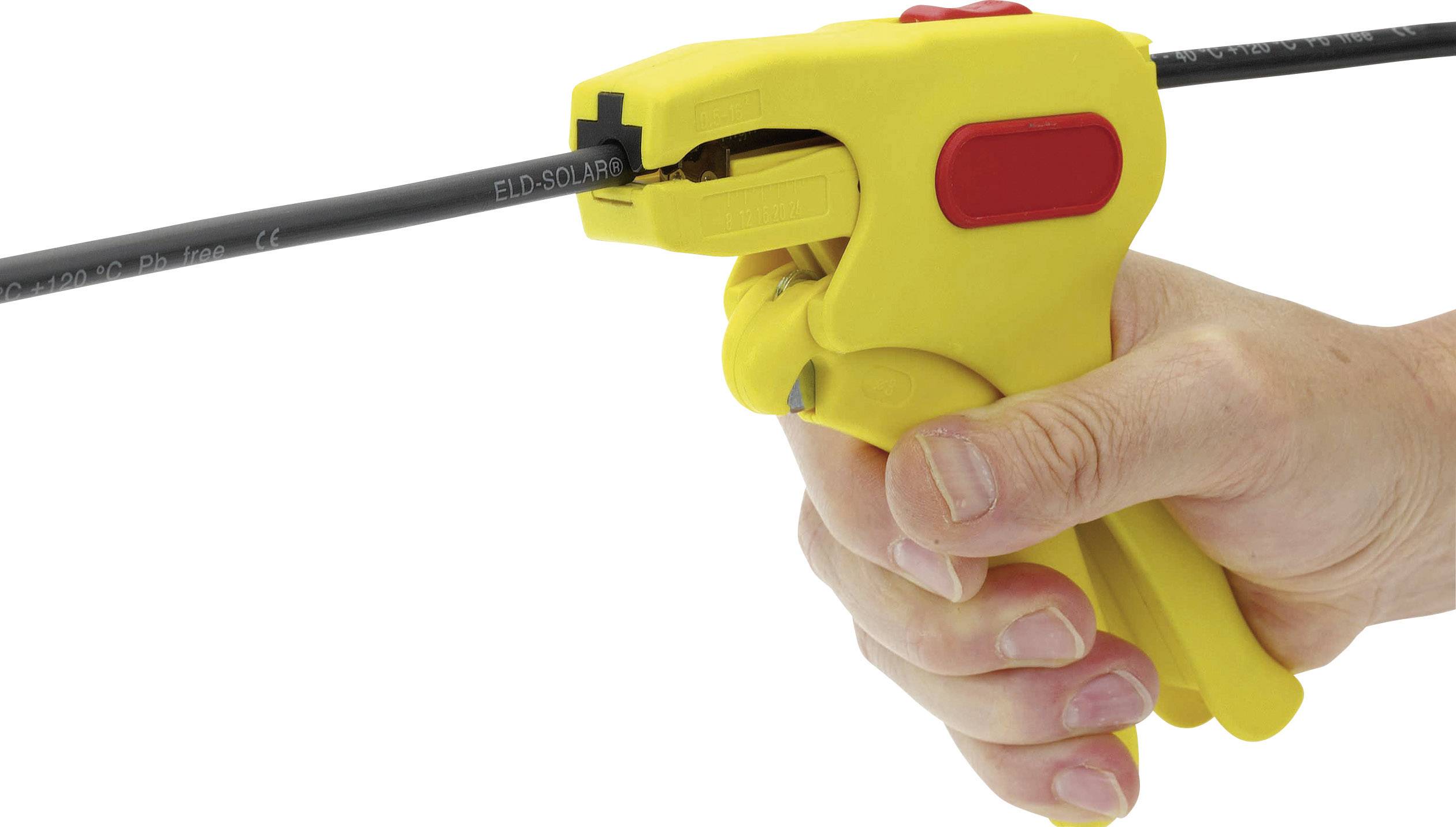 Eine Hand hält ein gelbes Abisolierwerkzeug, das ein schwarzes Kabel vom Typ 'ELO-SOLAR' anpackt, bereit zur Abisolierung.