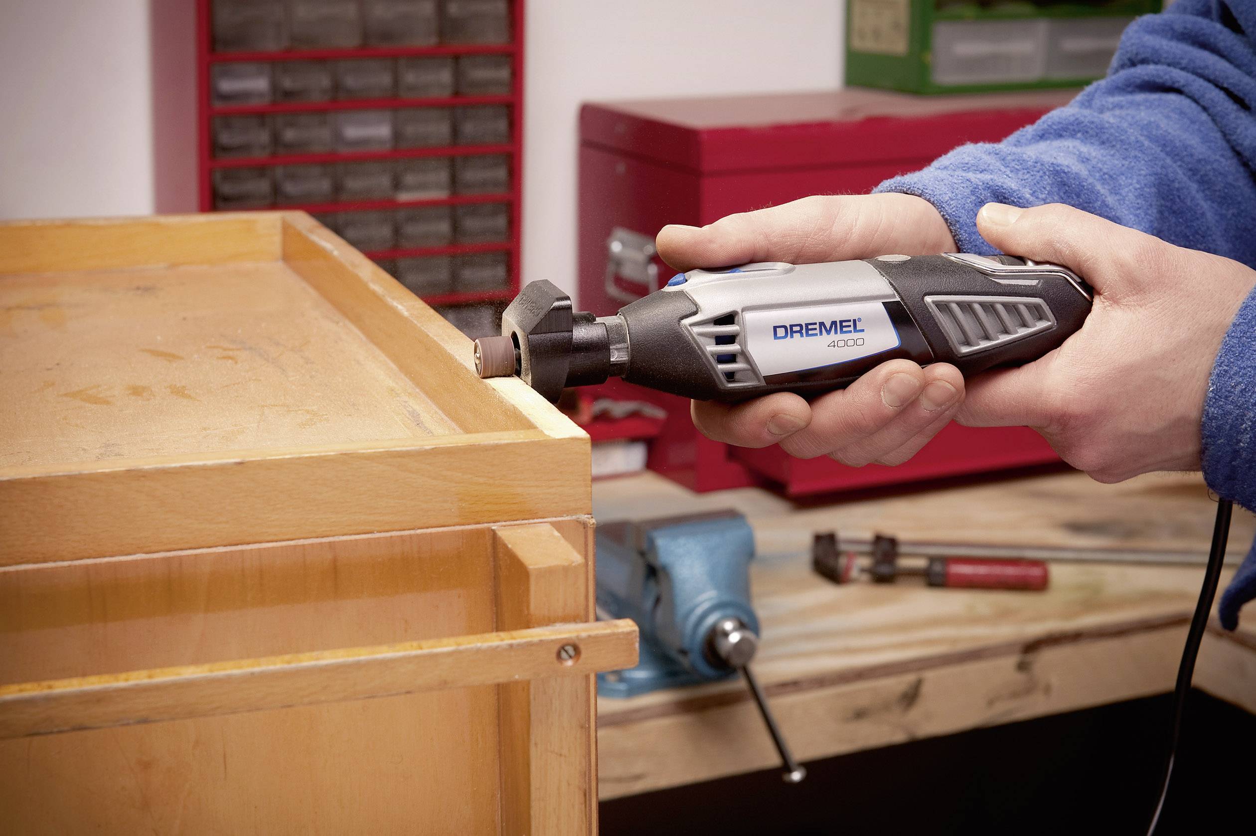 Dremel 4000 Platinum Edition F0134000KE Multifunktionswerkzeug mit Zubehör, inkl. Koffer 135teilig 175W