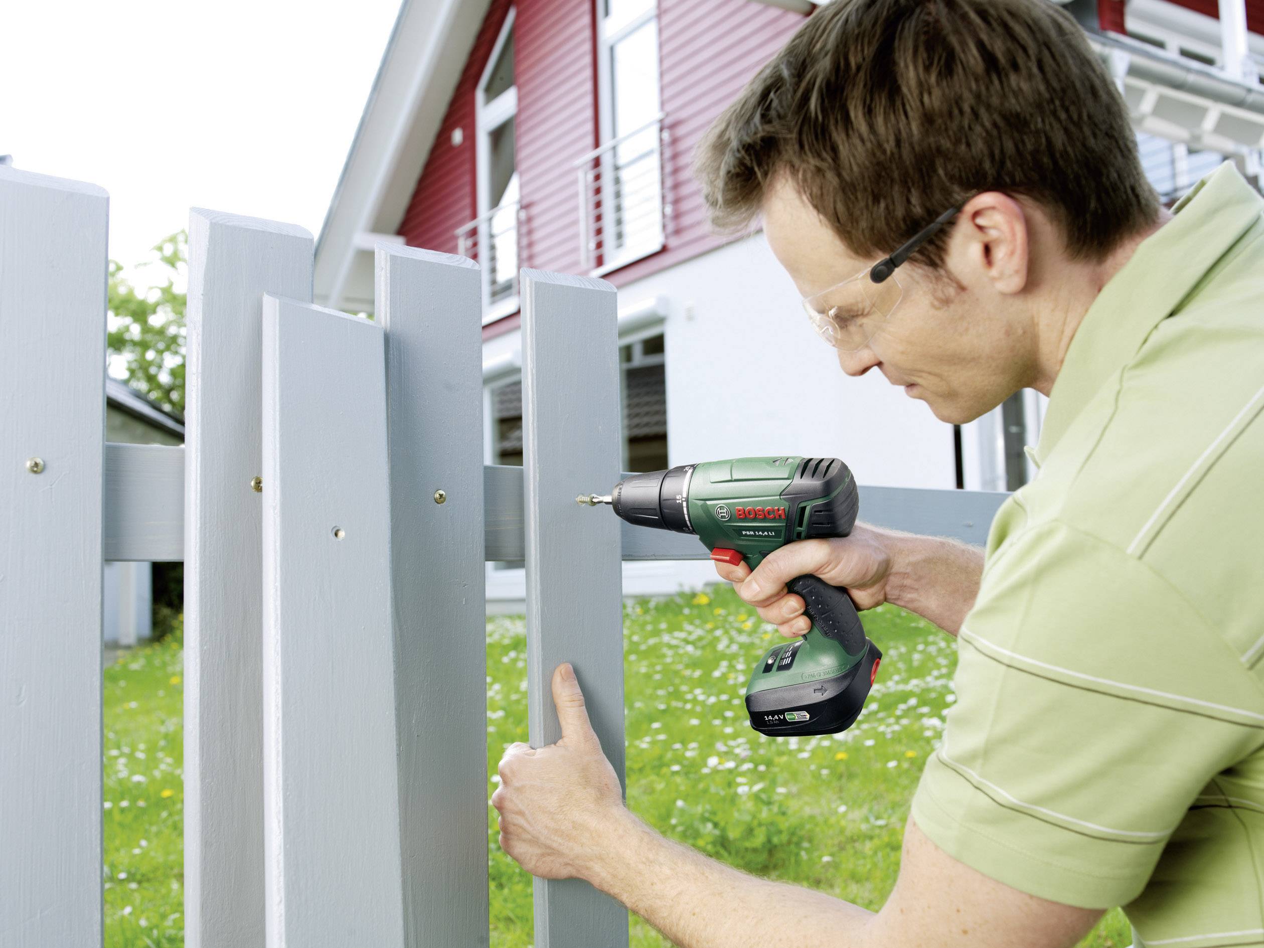 Bosch Home and Garden PSR 14 060395430F Akku-Bohrschrauber 14.4 V 1.5 Ah Li-Ion inkl. Akku, mit Zubehör, inkl. Koffer