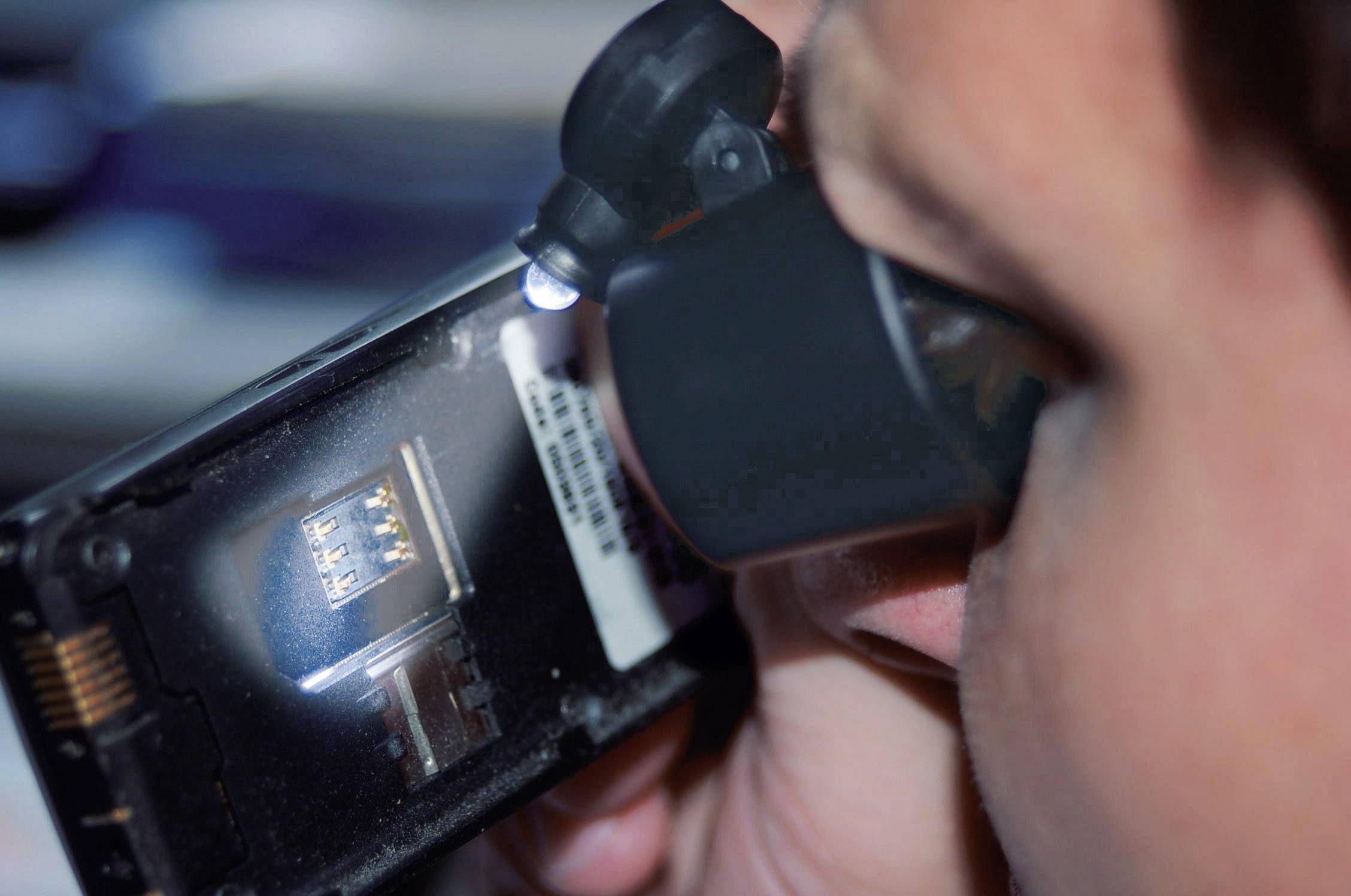 RONA 450513 450513 Handlupe mit LED-Beleuchtung Vergrößerungsfaktor: 10 x Linsengröße: (Ø) 21mm