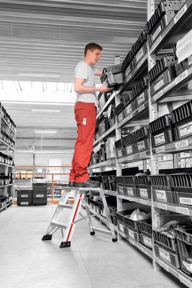 Alu-Klapptritt einseitig begehbar 3 Stufen Standhöhe 620 mm. Hymer Leichtmetallbau | GmbH & CO.KG 49777249