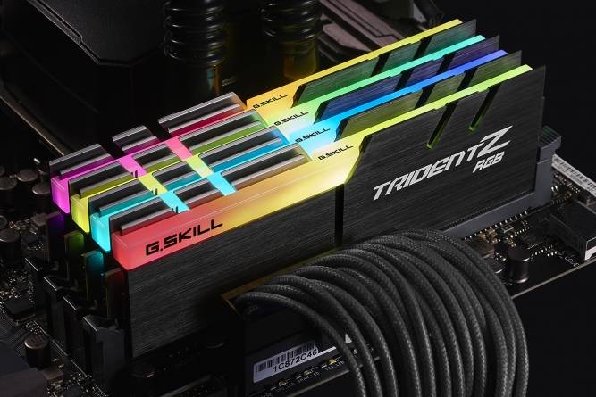 G.Skill F4-3200C16Q-32GTZRX PC-Arbeitsspeicher Kit DDR4 32 GB 4 x 8 GB 3200 MHz 288pin DIMM F4-3200C16Q-32GTZRX