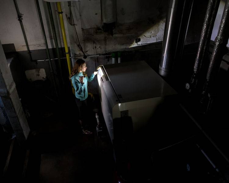 Ledlenser P5R LED Taschenlampe mit Handschlaufe Li-Ionen Akkus 420 lm 15 h 75 g