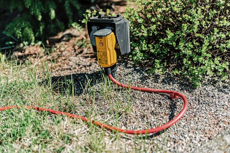 Brennenstuhl 1290670 Personenschutz-Zwischenstecker PRCD 230 V Gelb IP55