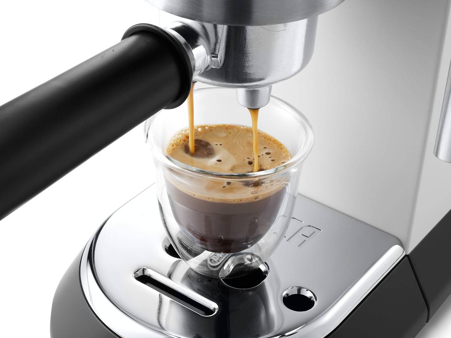 DeLonghi Dedica EC 685.W Espressomaschine mit Siebträger Weiß 1350 W E.S.E. Pad kompatibel