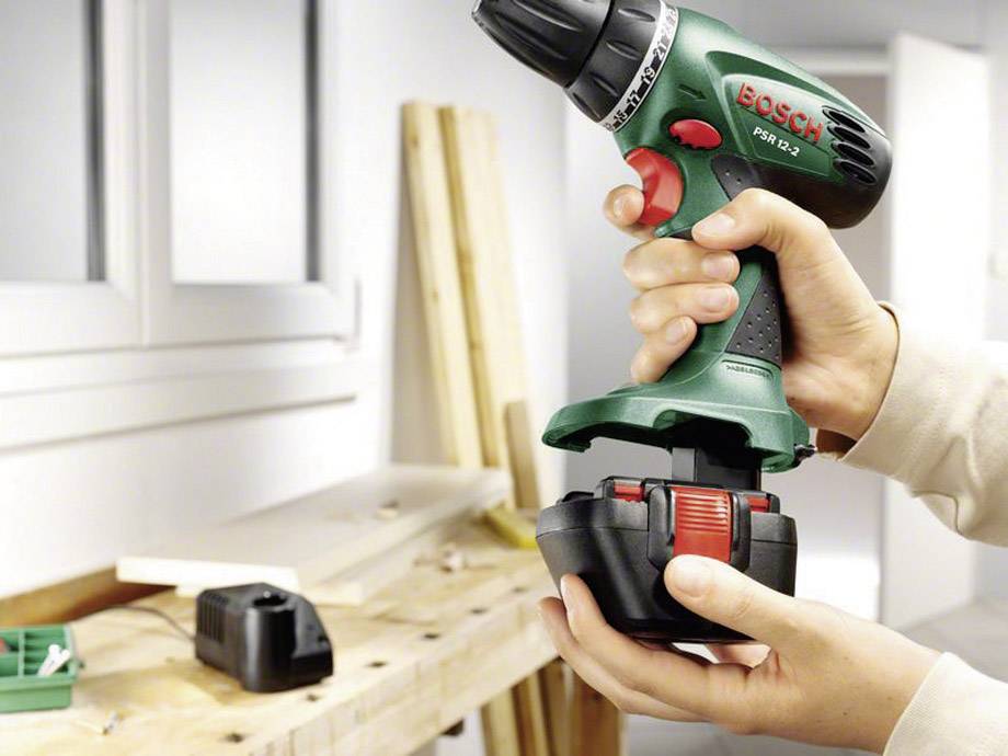 Bosch PSR 12-2 0603951J00 Akku-Bohrschrauber 12 V NiCd inkl. Akku, inkl. Koffer