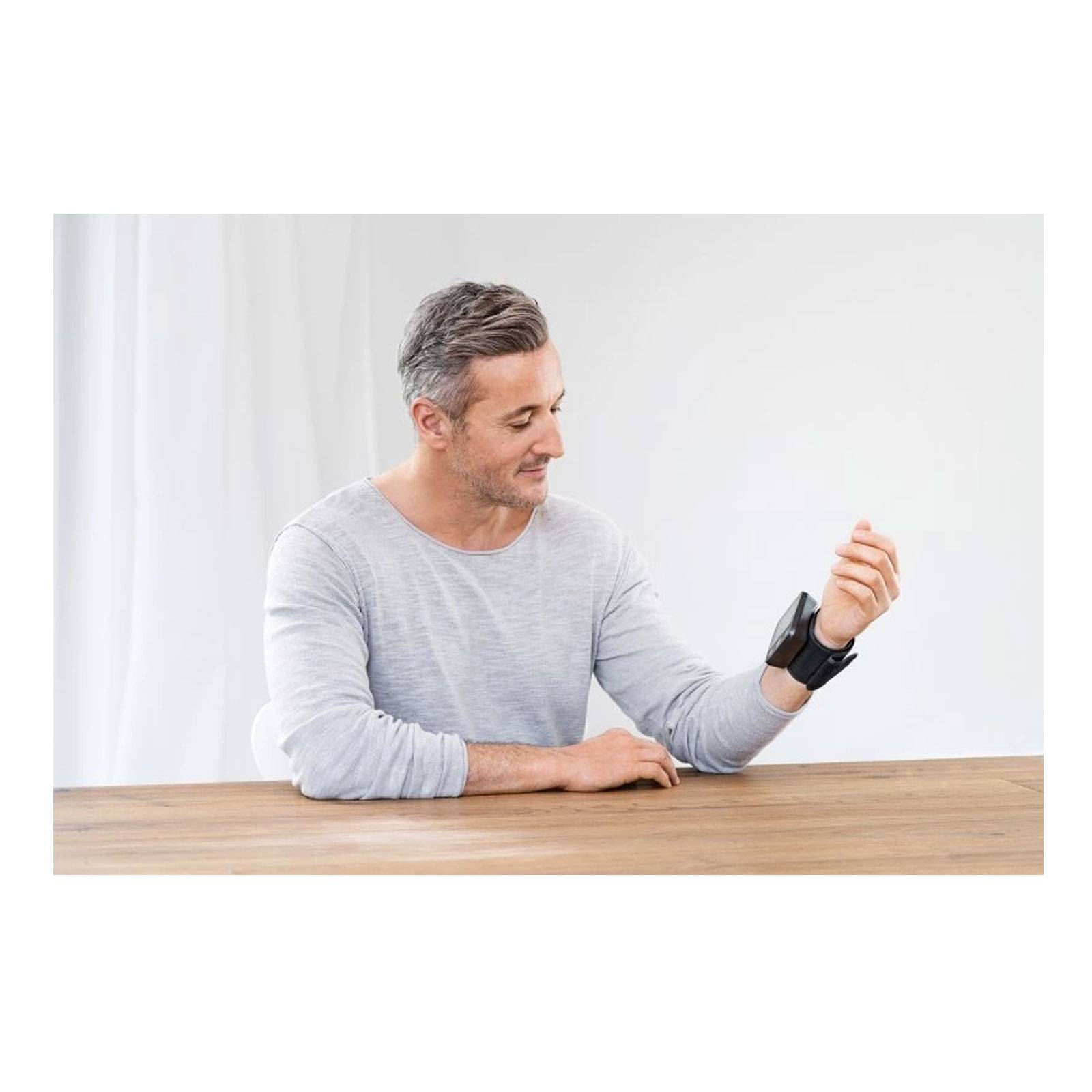 Beurer BC 54 Blutooth Handgelenk-Blutdruckmessgerät