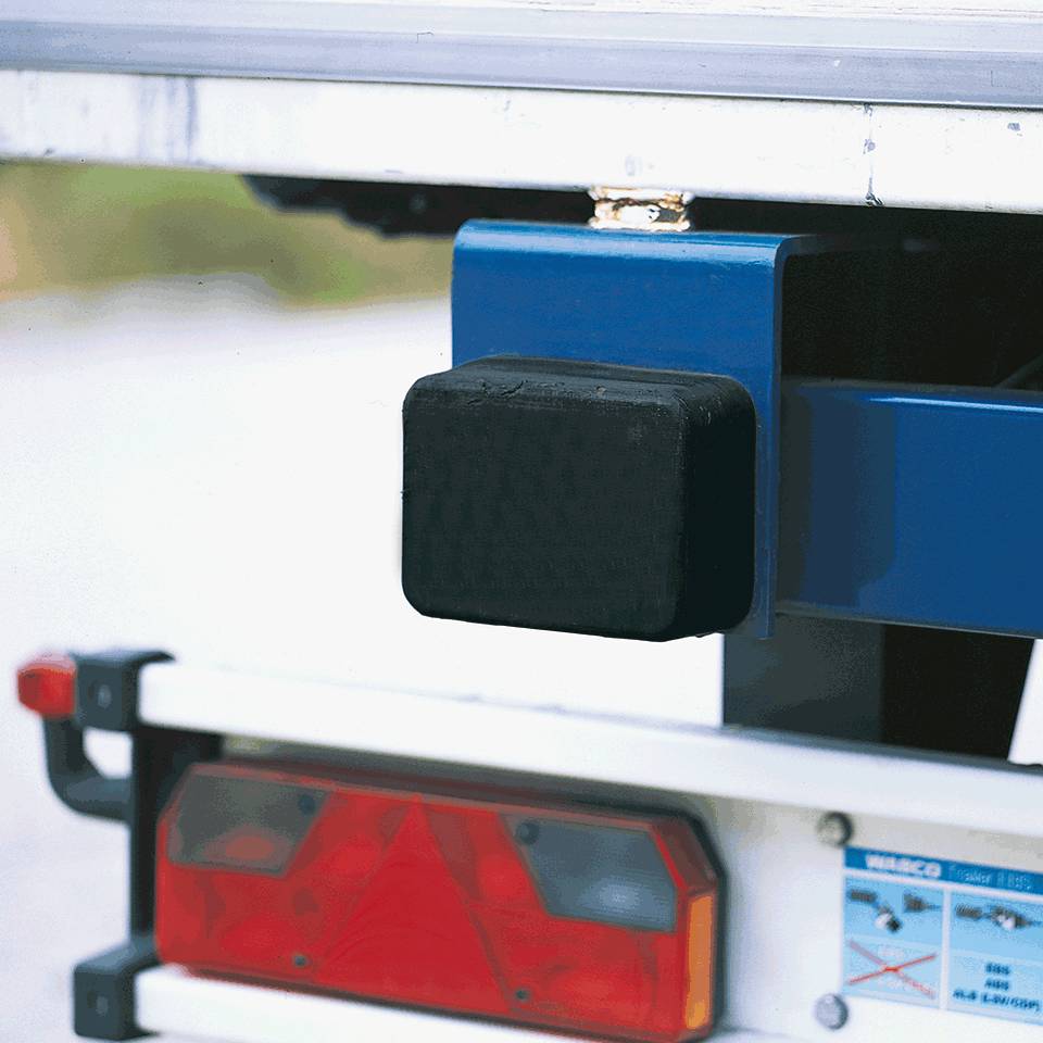 Rammpuffer Rubber 4, 4 Bohrungen, Ø 11mm, vulkanisiertes Neugummi, 150x200x80mm