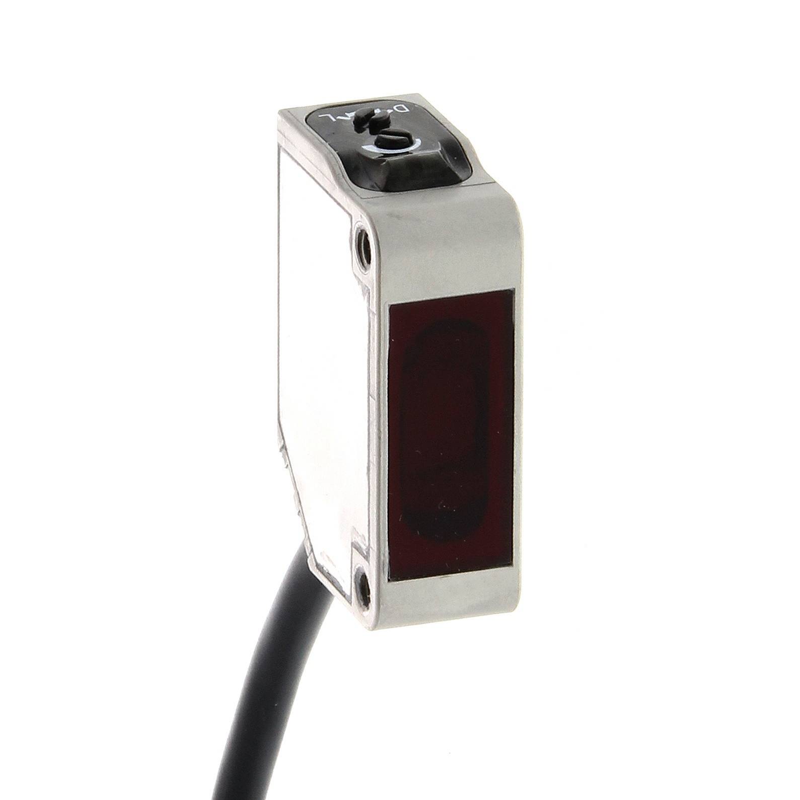 Omron E3ZM-B Optischer Sensor, Reflektierend, Bereich 500 mm, PNP Ausgang, Anschlusskabel