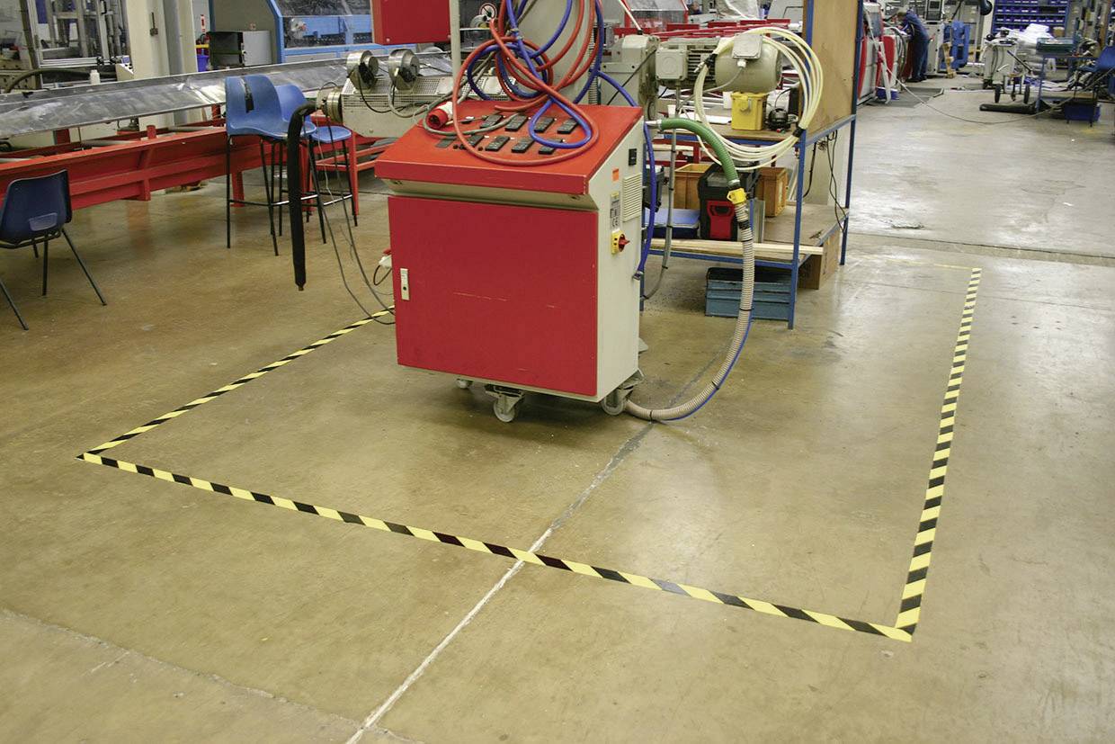 COBA Europe TP010702 Selbstklebendes Bodenmarkierband COBAtape (L x B) 33m x 50mm