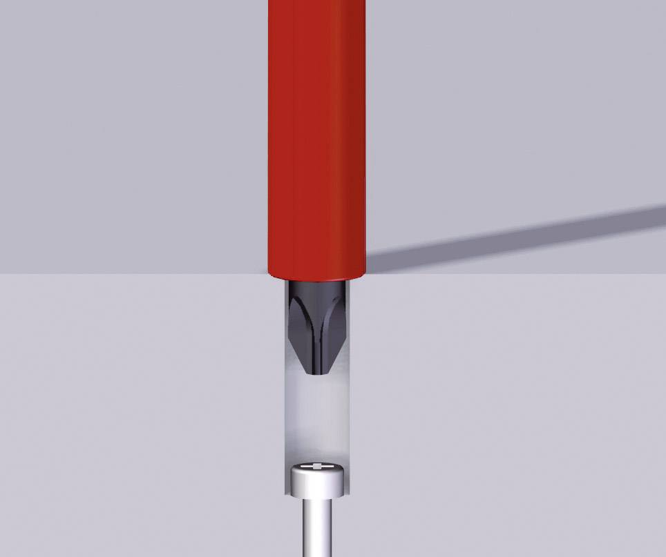 Eine rote Bohrmaschine, senkrecht über einer Metallplatte positioniert, mit eingesetztem Bohrer, der in ein Metallteil bohrt.
