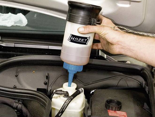 Hazet 4969-1/3 3tlg. Pneumatischer Bremsen-Entlüftungs-Satz