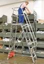 Leitern - PodestLeitern, Einseitig besteigbar, klappbar, 14 Stufen, 2,07 m breit