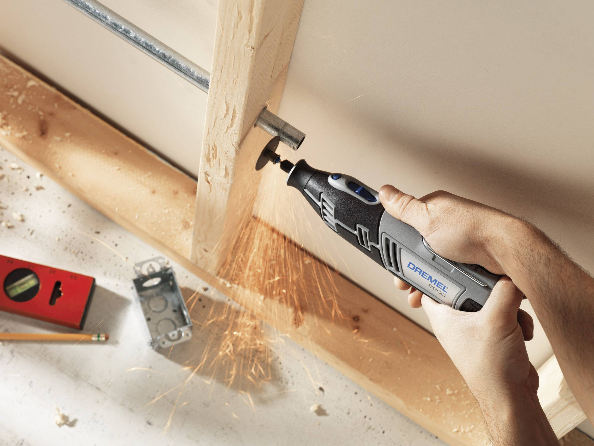 DREMEL 8200-2/45 MINI-BOHRMASCHINE