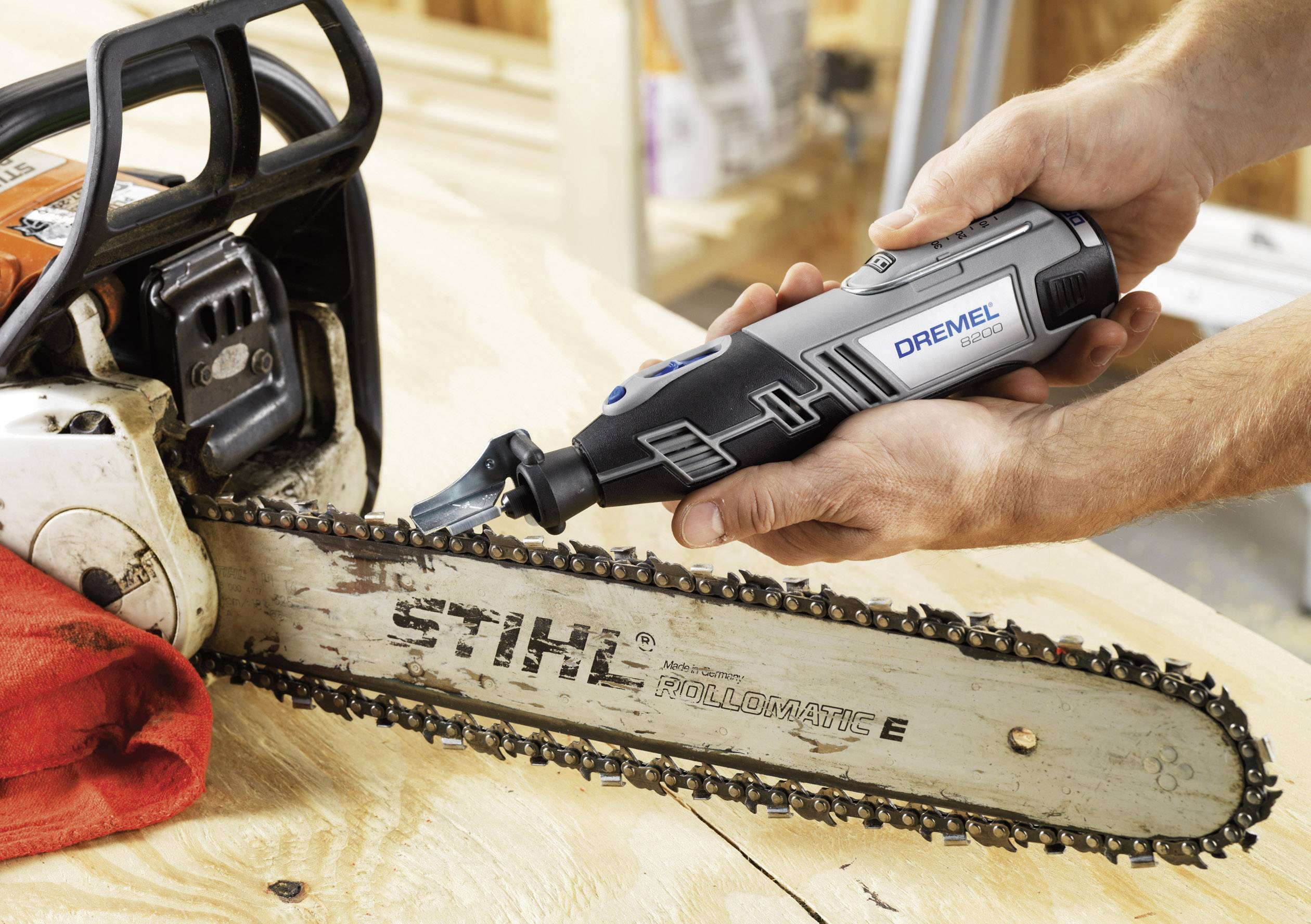 DREMEL 8200-2/45 MINI-BOHRMASCHINE