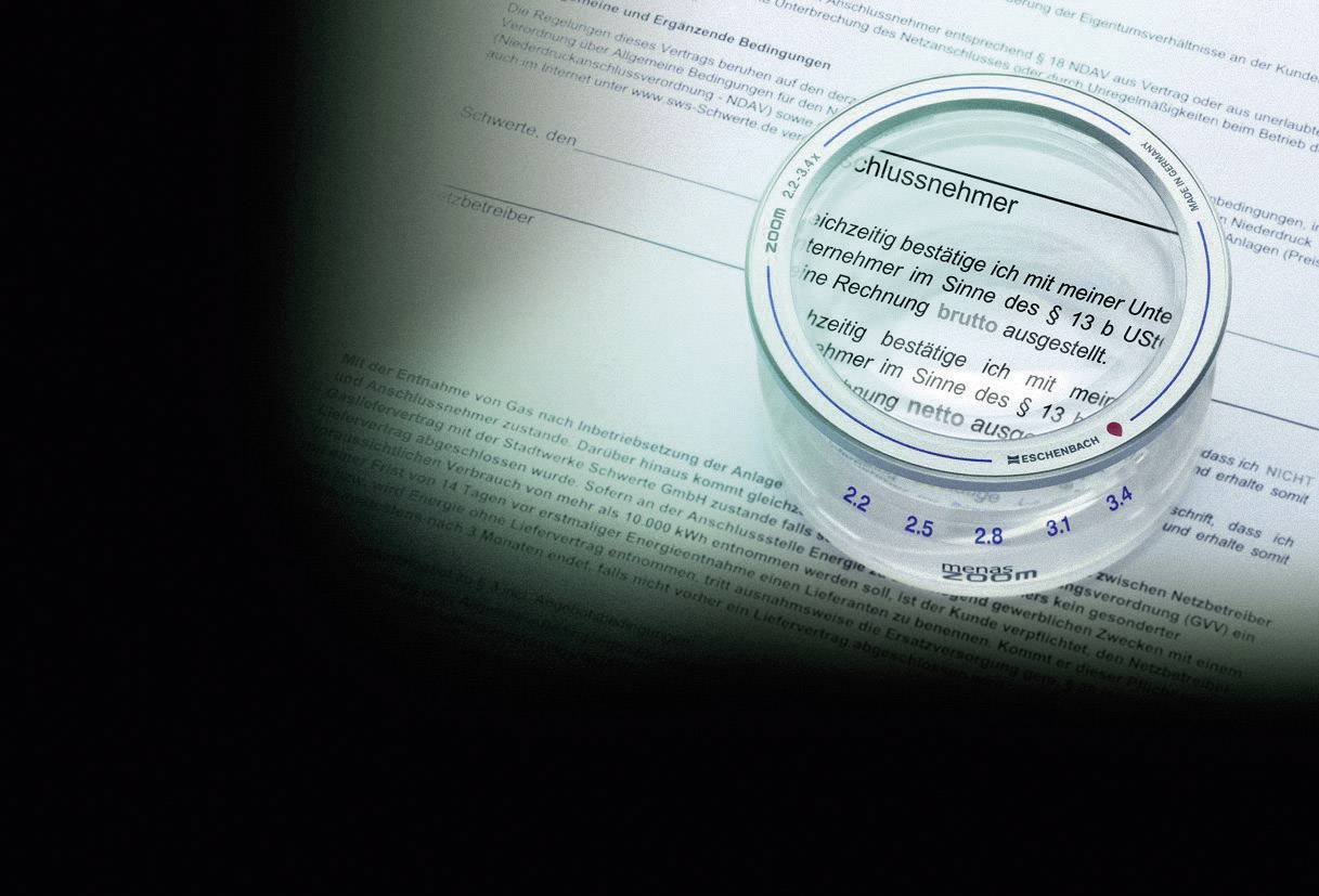 Eschenbach 14388 MENAS ZOOM Handlupe Vergrößerungsfaktor: 3.4 x Linsengröße: (Ø) 65 mm