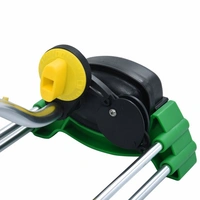 Oszillierender Rasensprenger mit 18 Düsen Oszillierender Rasensprenger mit 18 Düsen