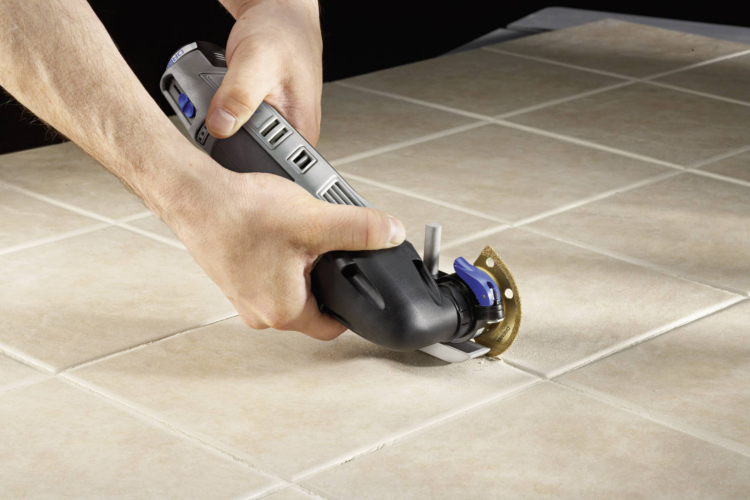 Dremel Multi-Max 8300 Multifunktionswerkzeug 2 x 1,3 Ah Li-Ion Akku F0138300JA