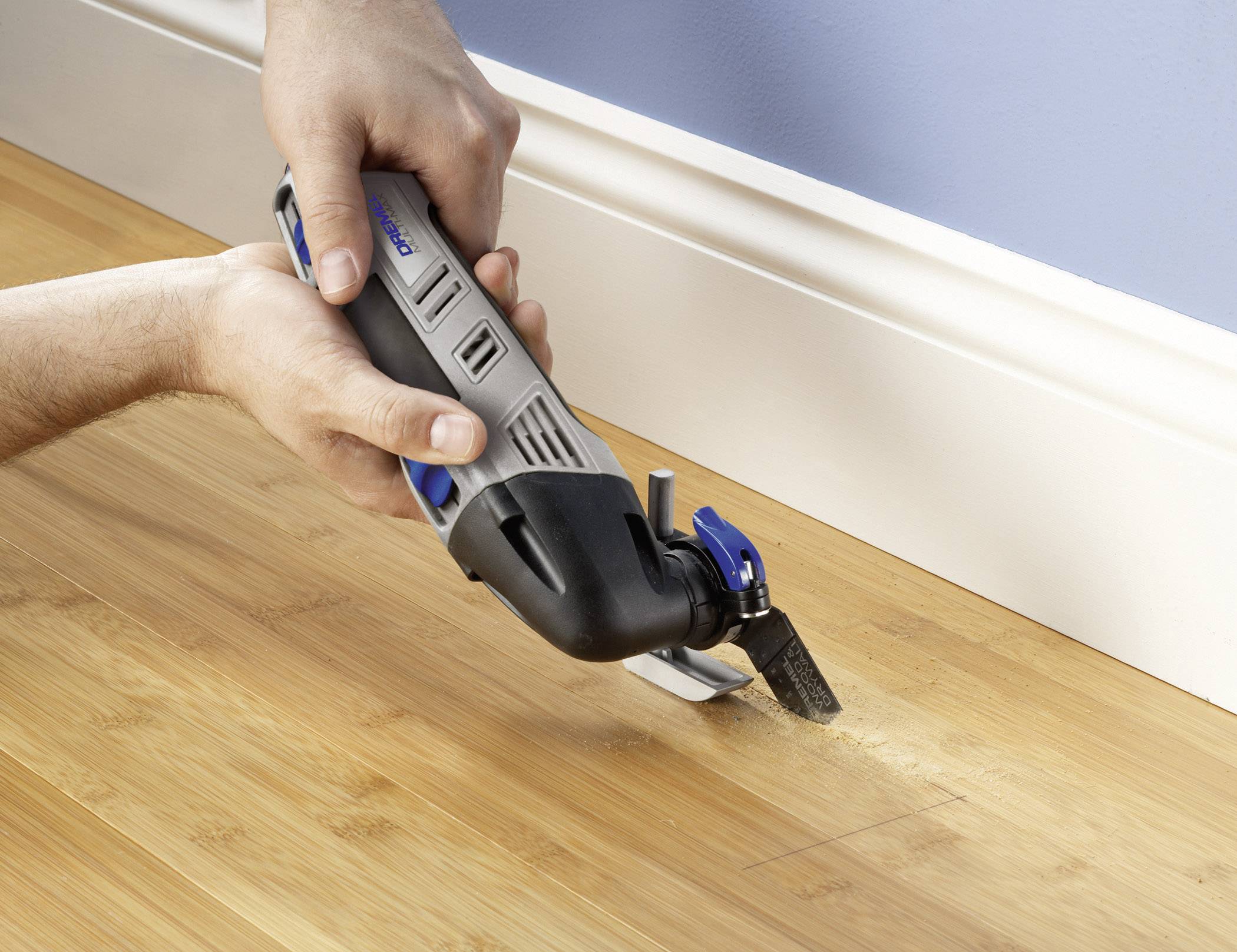 Dremel Multi-Max 8300 Multifunktionswerkzeug 2 x 1,3 Ah Li-Ion Akku F0138300JA