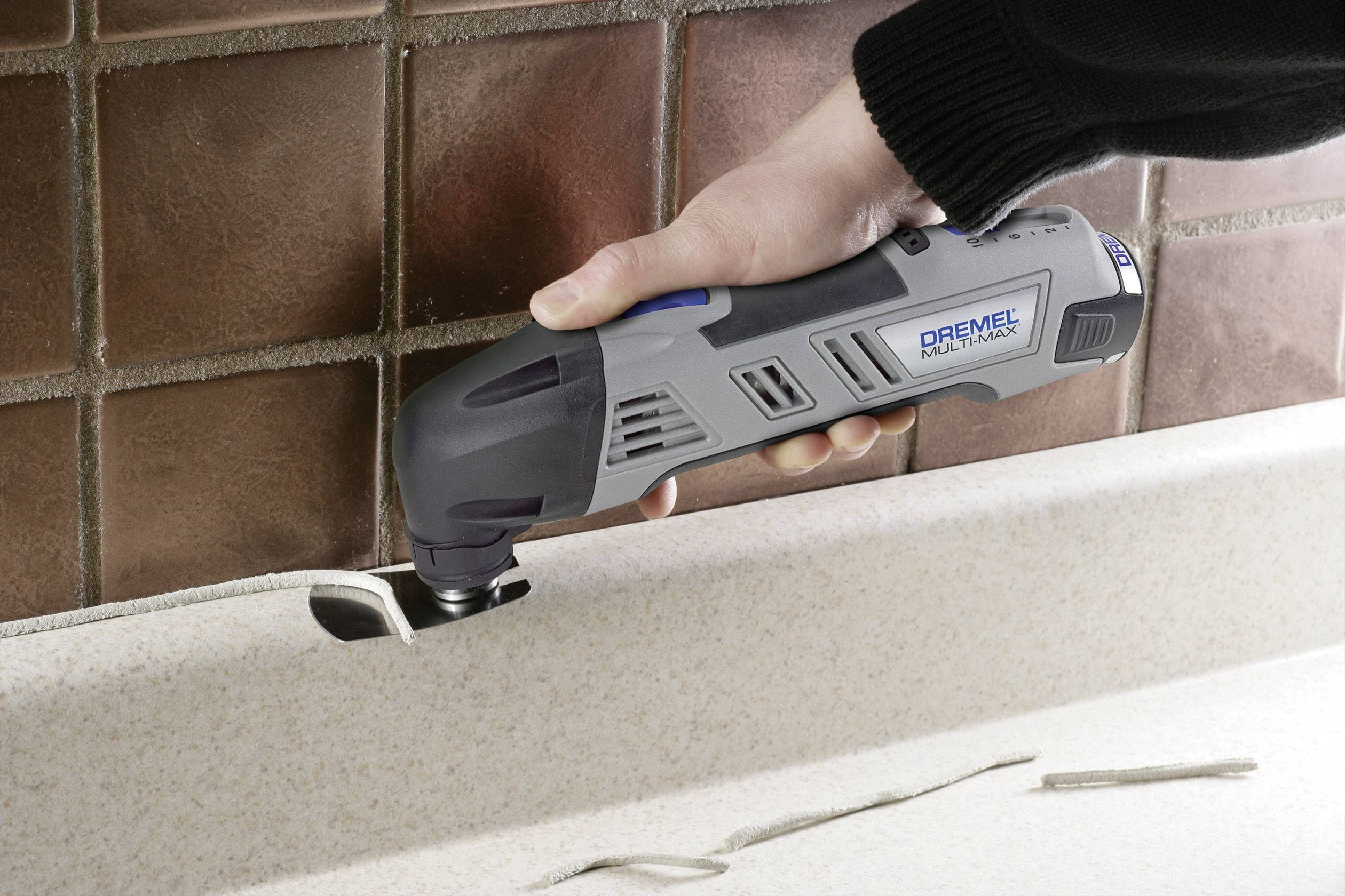 Dremel Multi-Max 8300 Multifunktionswerkzeug 2 x 1,3 Ah Li-Ion Akku F0138300JA
