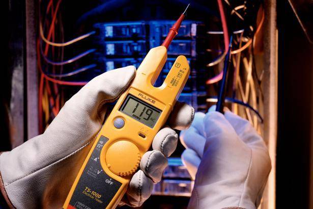 Fluke T5-1000 Zweipoliger Spannungsprüfer CAT III 1000 V LCD, Akustik