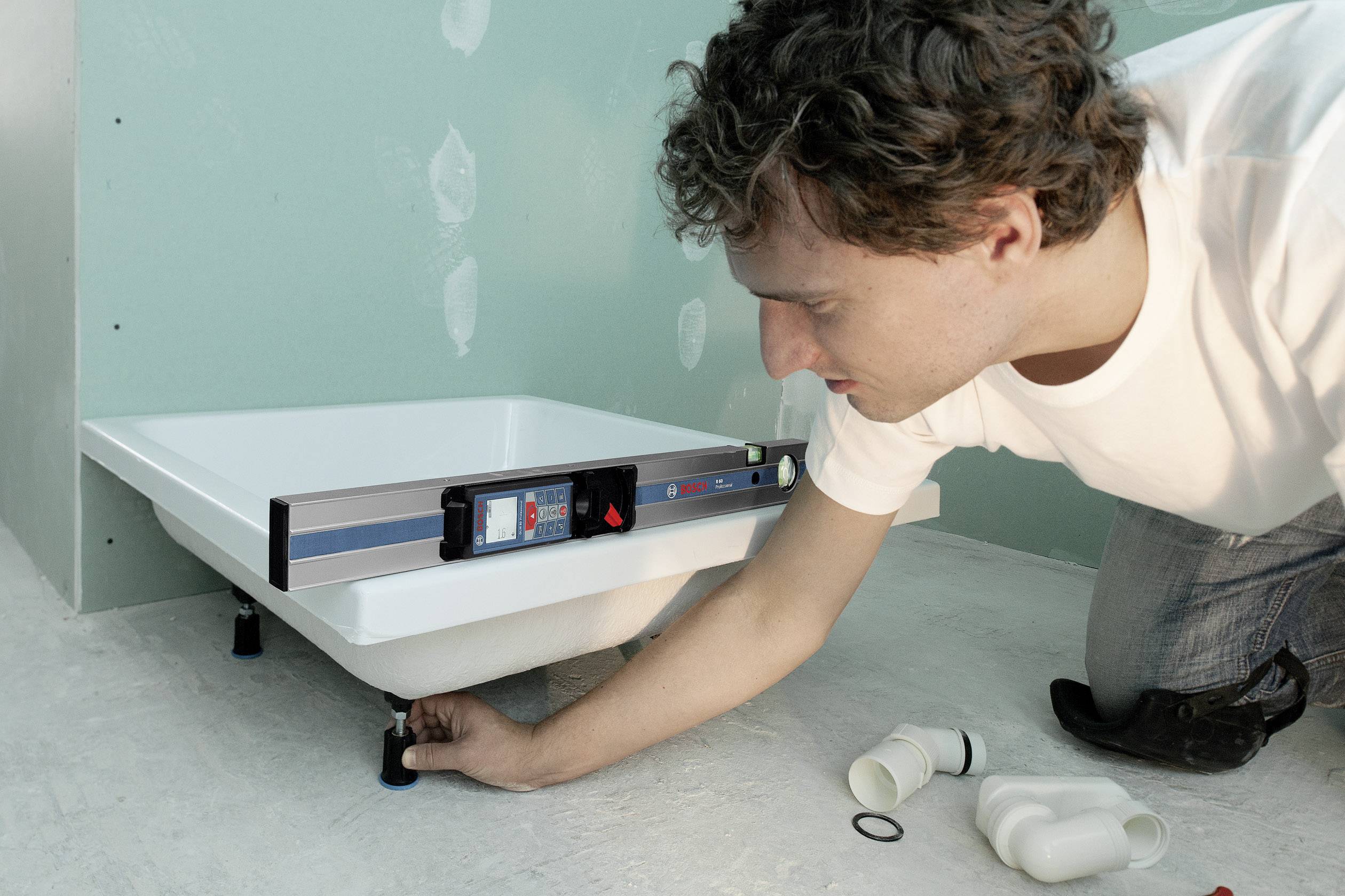 Bosch Professional GLM 80 + R 60 Laser-Entfernungsmesser Li-Ionen Akku, Stativadapter 6.3 mm (1/4"), inkl. Messschiene 80 m