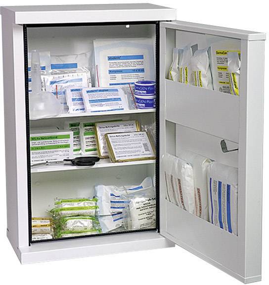 Ein geöffneter Erste-Hilfe-Schrank, gefüllt mit Verbandsmaterialien, Pflastern und antiseptischen Tüchern, bereit zur Benutzung.