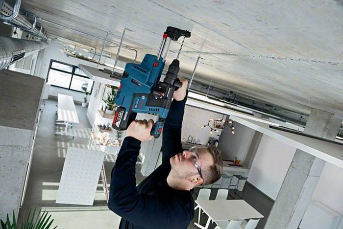Bosch Professional GBH 18V-26 F SDS-Plus-Akku-Bohrhammer 18 V 5.5 Ah Li-Ion inkl. 2. Akku, inkl. Ladegerät, inkl. Koffer, mit Zubehör
