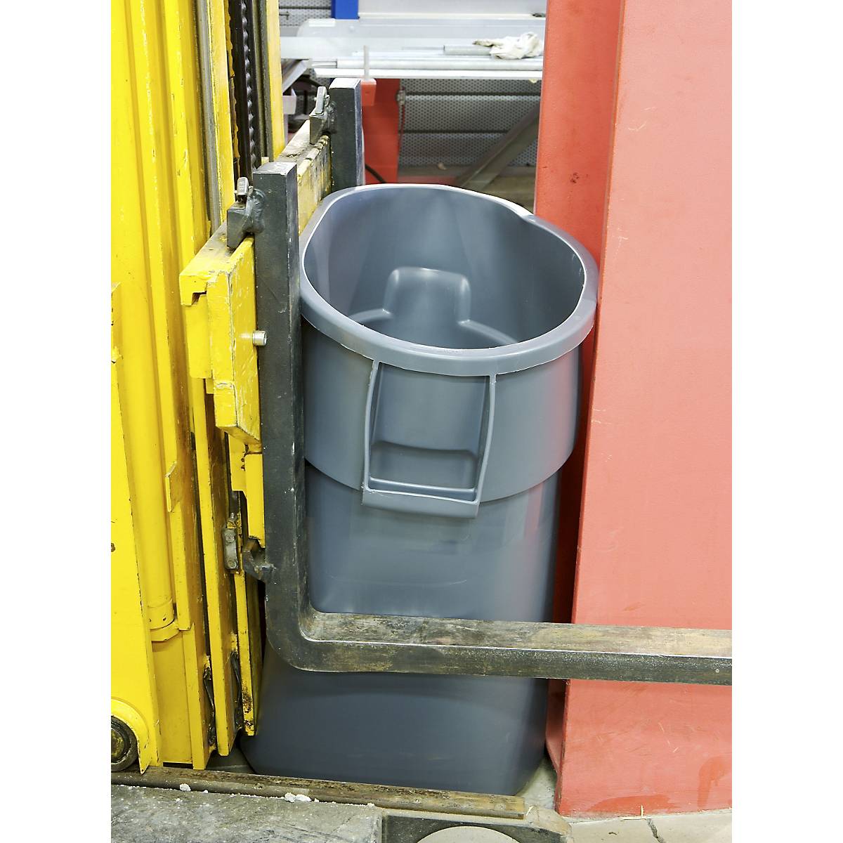 Rubbermaid 0086876013436 Wertstoffbehälter 75l (Ø x H) 495mm x 580mm Grau 1St.