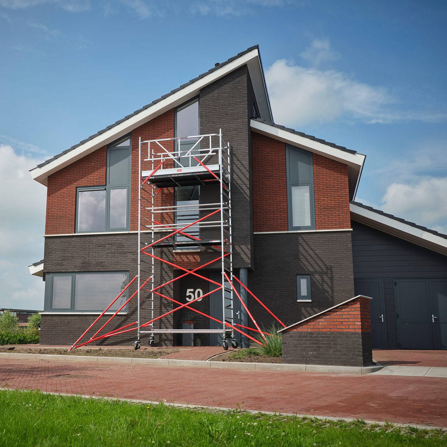 Altrex Fahrgerüst RS Tower 52 Aluminium mit Fiber-Deck Plattform 14,20m AH 1,35x1,85m