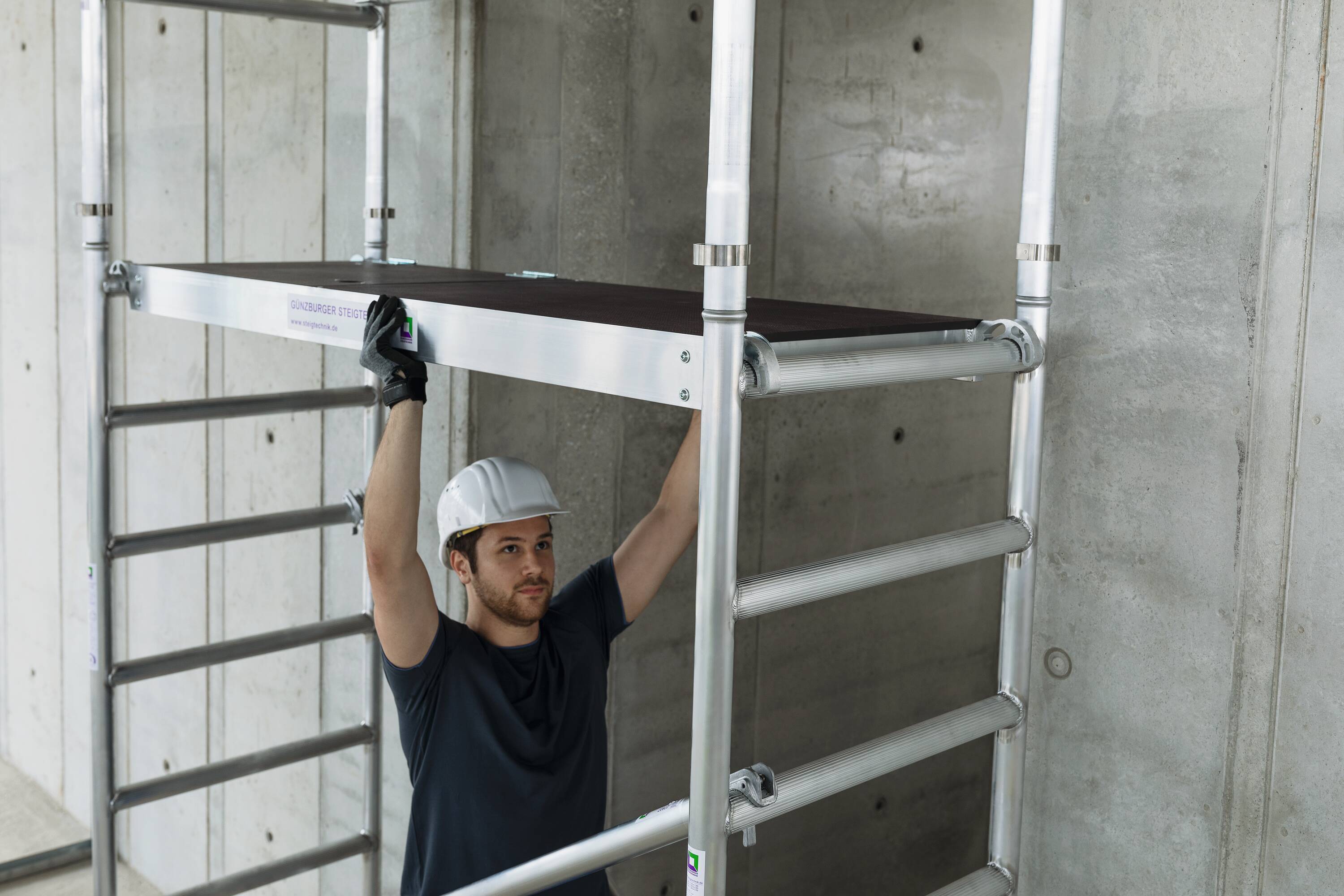 Munk Rollgerüst 0,75 x 1,80 m mit Fahrbalken Plattformhöhe 3 450250-YY