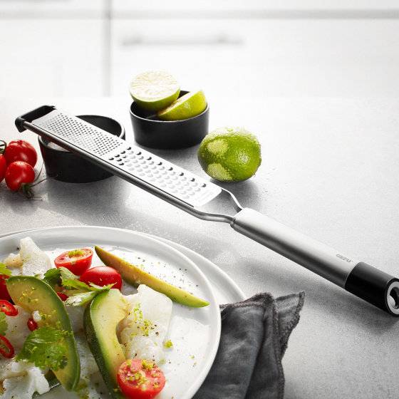 Reibe fein/grob 38,7 cm Edelstahl silber/schwarz