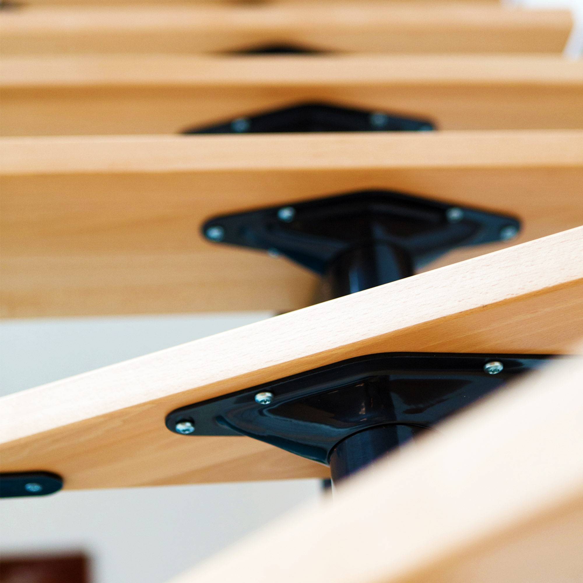 Dolle Mittelholmtreppe Boston 228-300cm Geschosshöhe ¼-gewendelt in Buche/Anthrazit