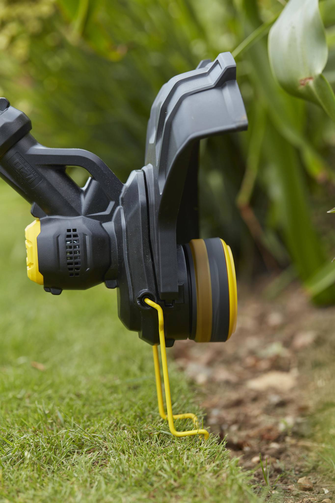 Stanley Fatmax Akku-Rasentrimmer 33cm, 18V, 1x4,0Ah