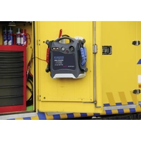 Kunzer Schnellstartsystem ASPD 12-24/2400 DC/DC ASPD 12-24/2400 Starthilfestrom (12 V)=2400A Starthilfestrom (24 V)=1200A Kunzer Schnellstartsystem ASPD 12-24/2400 DC/DC ASPD 12-24/2400 Starthilfestrom (12 V)=2400A Starthilfestrom (24 V)=1200A