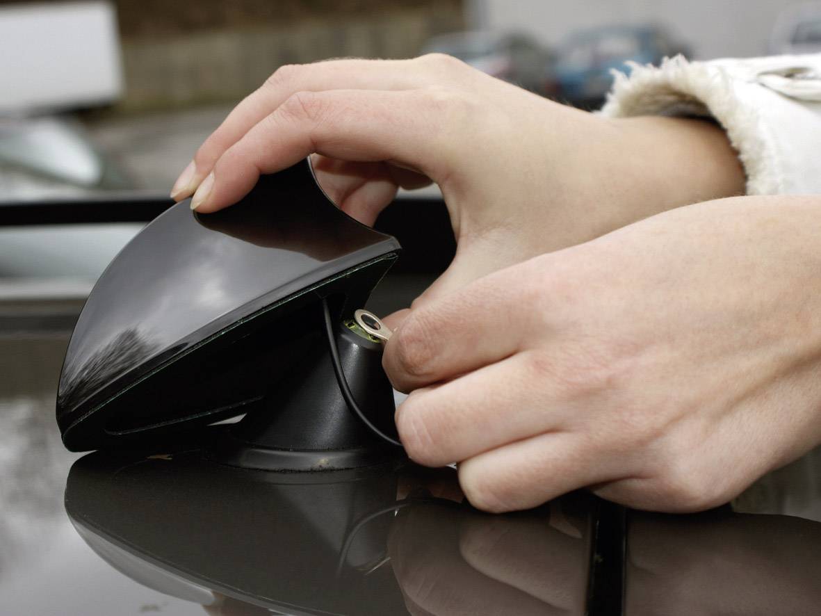 Eufab 521203 Kunststoff Auto-Haifischantenne Schwarz (B x H x T) 115 x 75 x 65 mm